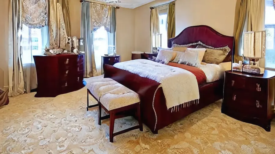 To help you choose the best carpet for bedrooms,   including materials, softness, plush carpet, and luxury options.
